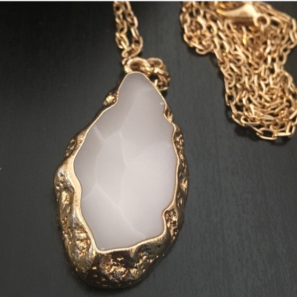 LAST ONE ! Crooked Stony Long Necklace - Picture 2 of 4